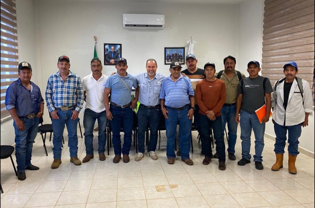 Tuvimos una productiva reunión de trabajo con mis amigos de siempre del ejido Alta Cima