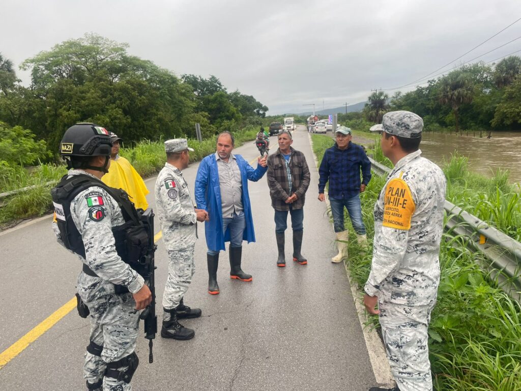 Junto al equipo de protección civil y elementos de la Guardia Nacional supervisamos las áreas en riesgo