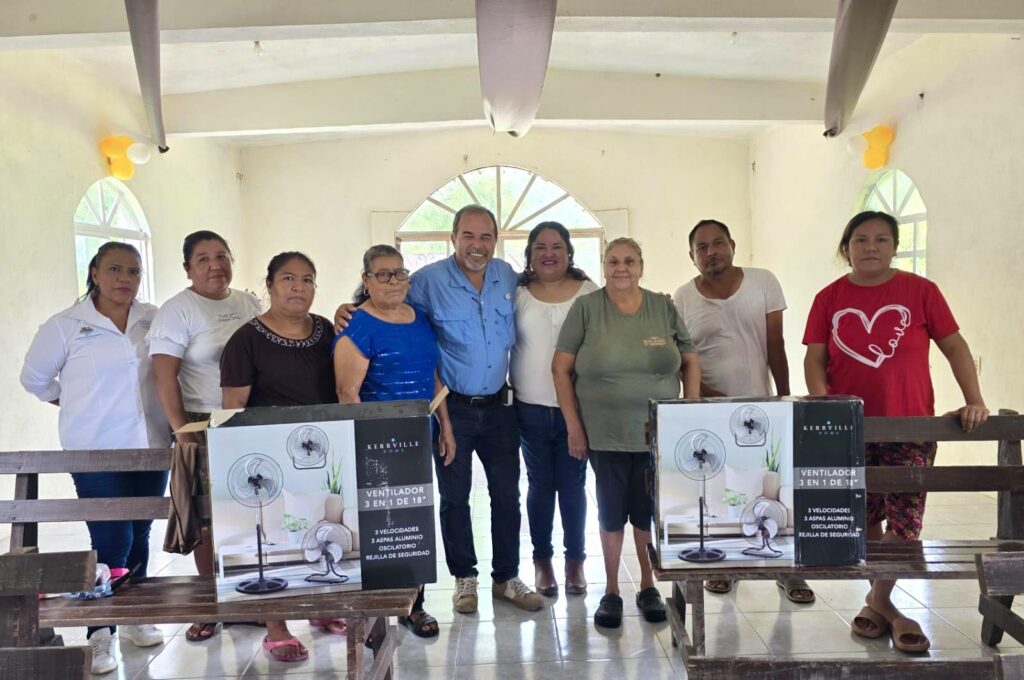 Un gusto estar en la iglesia Nuestra Señora del Carmen en el ejido Emiliano Zapata