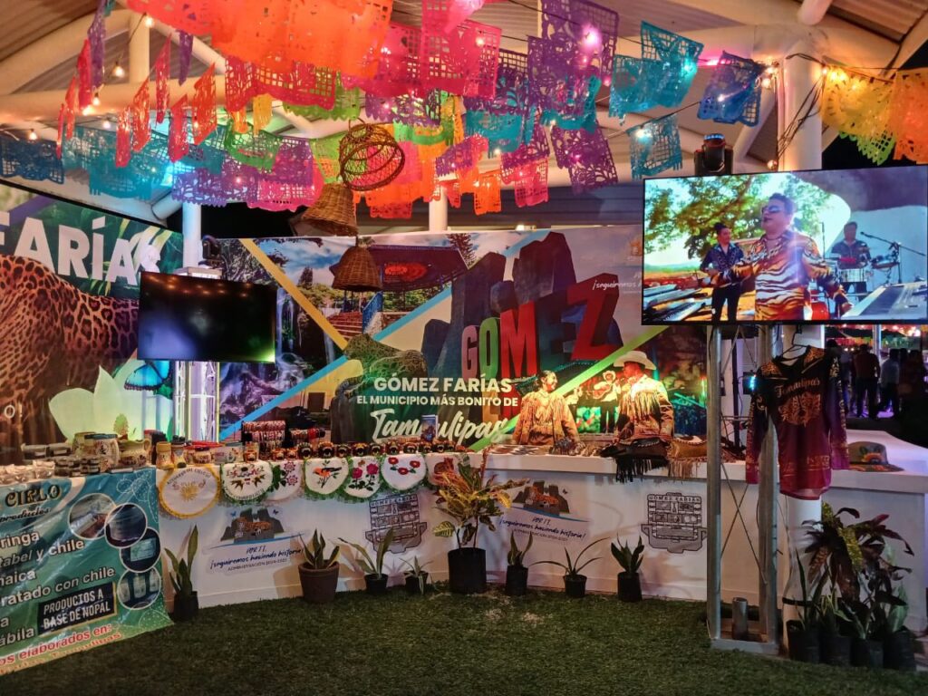 El stand del municipio más bonito del estado en la Feria Tamaulipas, ha estado lleno de familias de todos lados