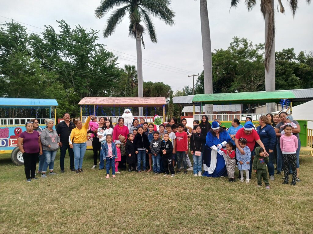 ¡En Raúl Vela García llegó el espíritu navideño con regalos y sorpresas!