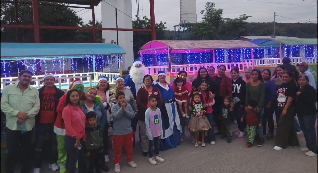 En Alfredo V. Bonfil llegó la Navidad con muchos regalos y sorpresas