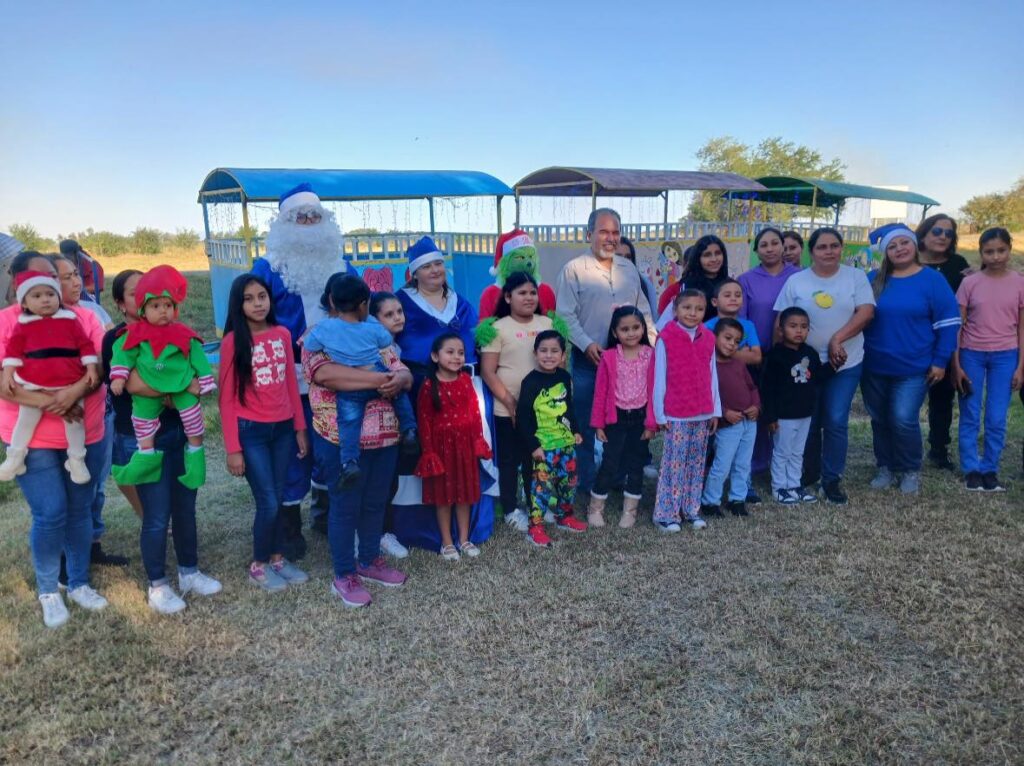 También estuvimos en El Venadito repartiendo sonrisas, regalos y sorpresas junto a Santa Claus, Mamá Claus y el Grinch