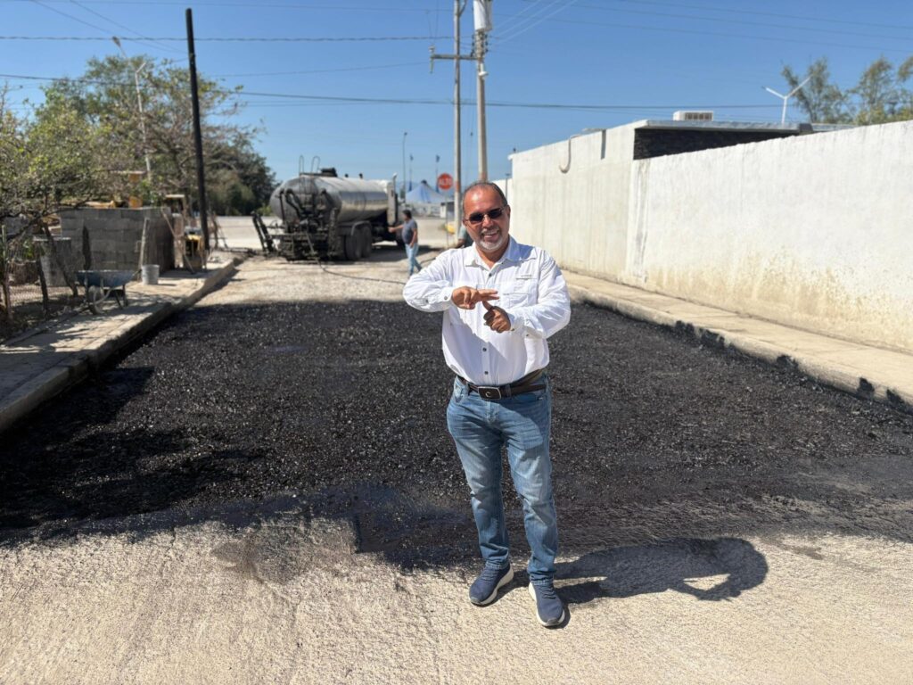 Continua el Alcalde Frank de León con programa de rehabilitación y bacheo
