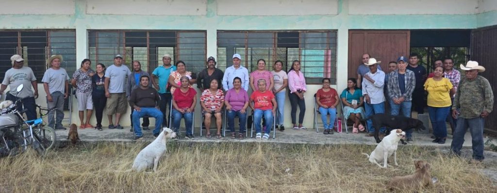Siempre es un gusto poder escuchar, dialogar e informar a mis amigos de siempre del ejido Emiliano Zapata