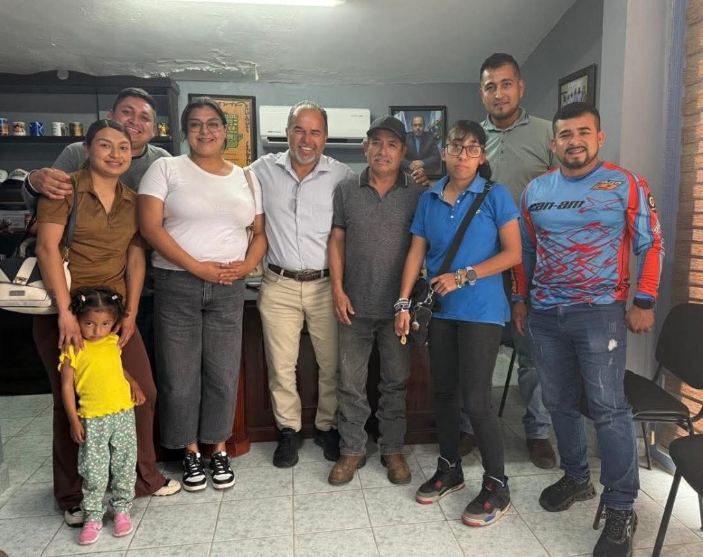 Felices y contentos con el comité organizador de la fiestas patronales del ejido San José en nuestra biosfera