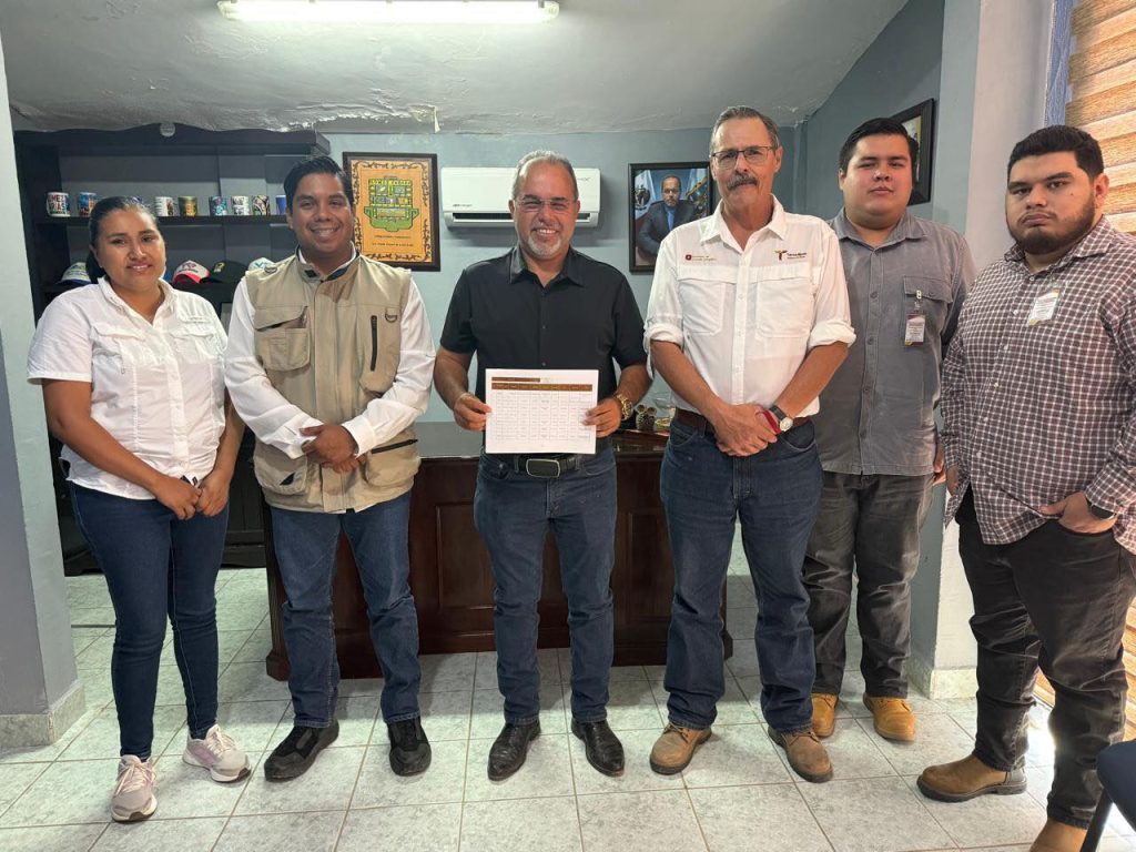 En reunión con equipo de la Secretaría de Energía del estado