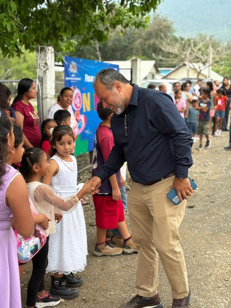 Felices y contentos celebramos el día del niño en Ampliación Ojo de Agua.