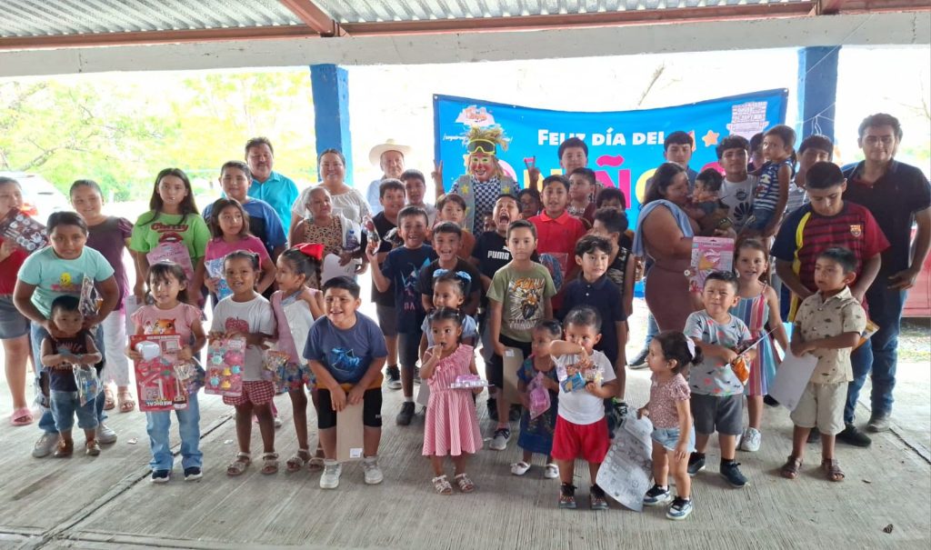 ¡Felices y contentos en Guadalupe Victoria!