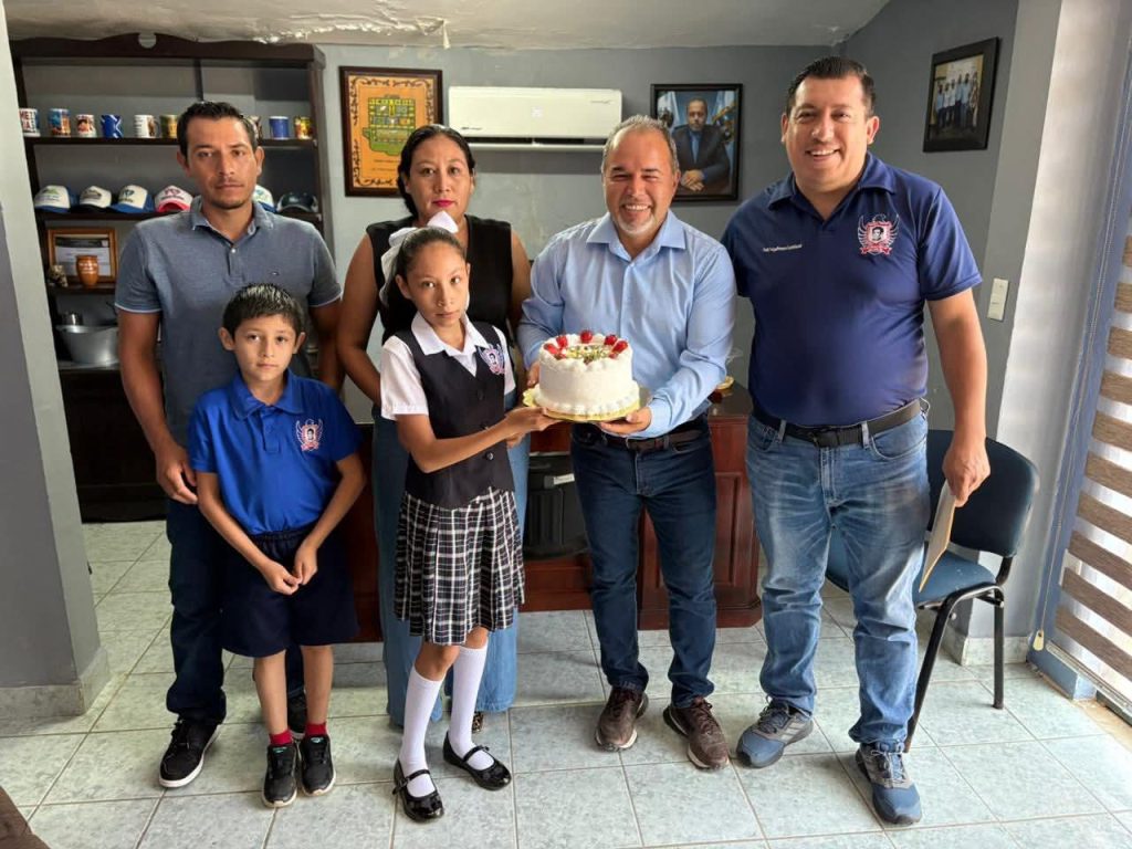 Con gran gusto aceptamos ser el padrino de generación de la escuela primaria VicenteGuerrero de Nuevo Pensar