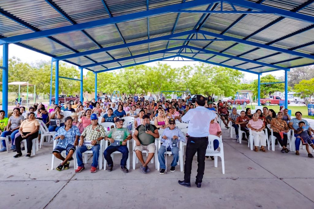 ¡Felices y contentos celebrando a las mamás y papás del 601, El Venadito y Héroes Chapultepec!