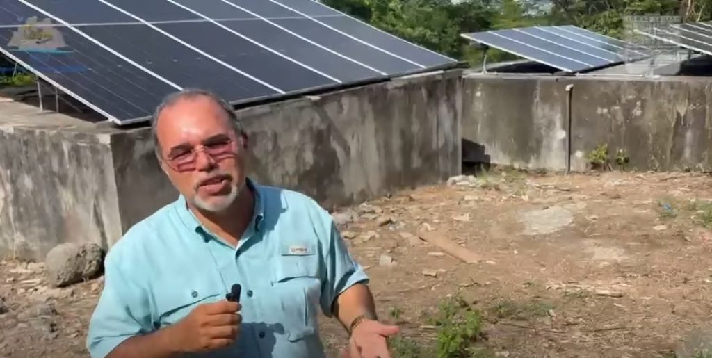 ¡Paneles y más paneles!