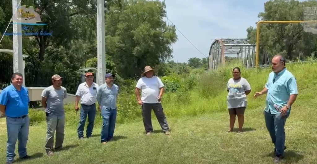 Paneles y más paneles!