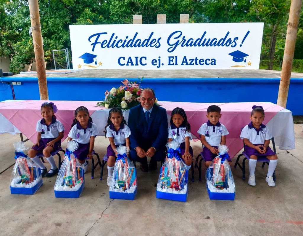Felicitaciones a mis ahijaditos del CAIC en El Azteca