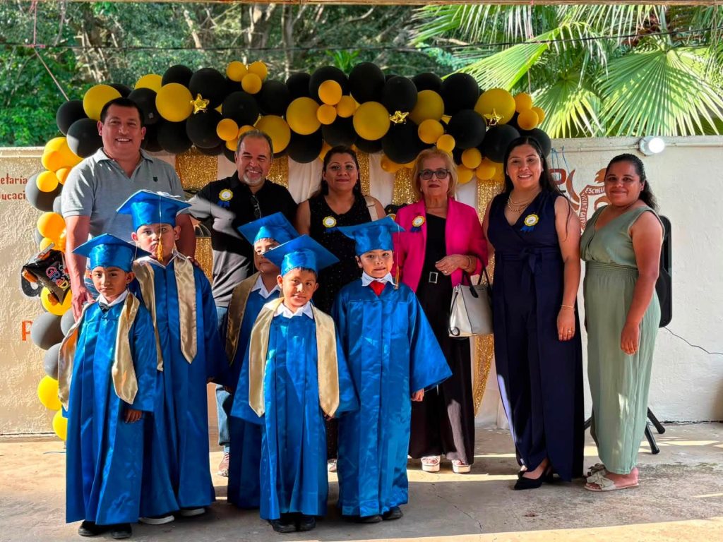 Gracias al preescolar Miguel Hidalgo en Nuevo Pensar por la invitación a su ceremonia de graduación