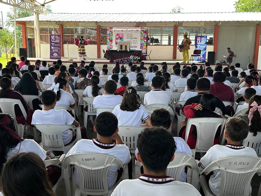 Gran presentación artística en la Escuela Secundaria Técnica No. 25 de Loma Alta